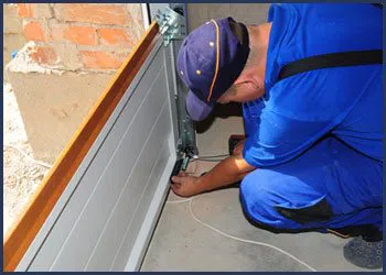 Neighborhood Garage Door Milwaukee, WI 262-427-1456 - cont-door-instiallation-t-22-gr-23m